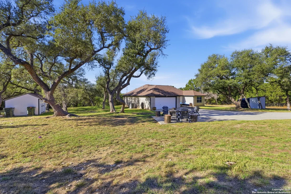 Photo of 2183 Hiline
