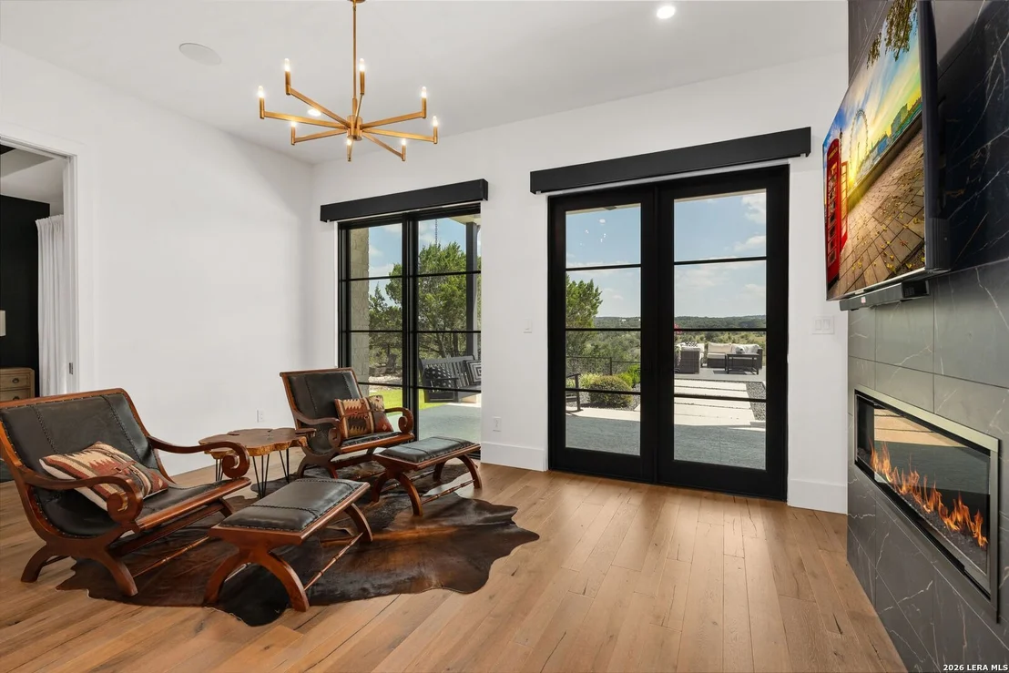 Photo of 121 Greystone Pt
