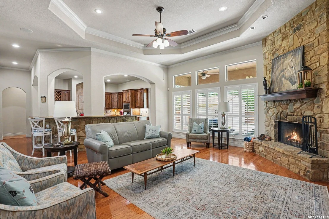 Photo of 233 MEADOWLARK LN