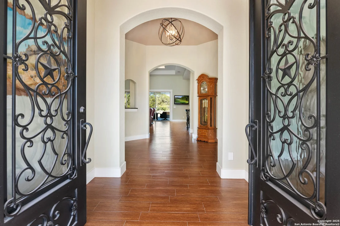 Photo of 832 oak bluff