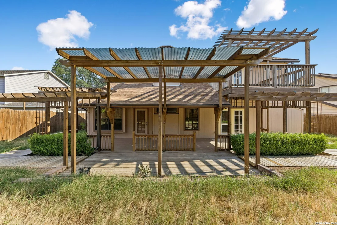 Photo of 2127 Oak Bnd