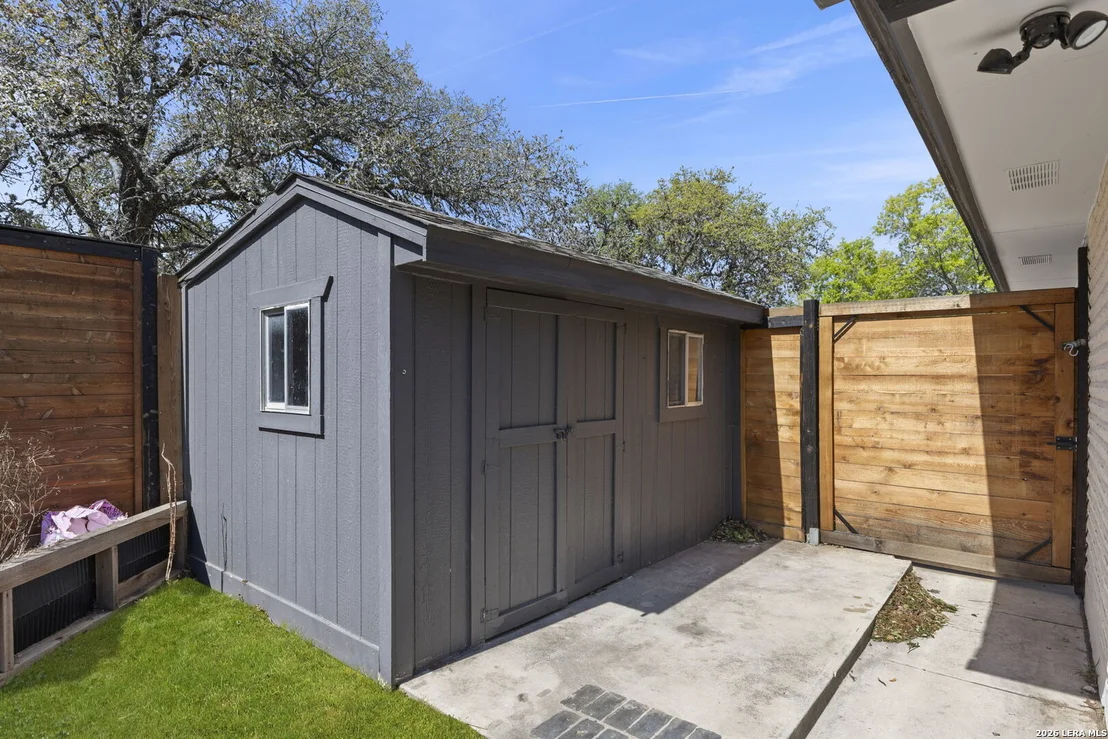 Photo of 1516 Caper