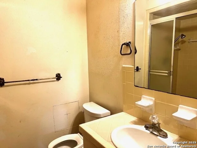 Photo of 901 Newhall