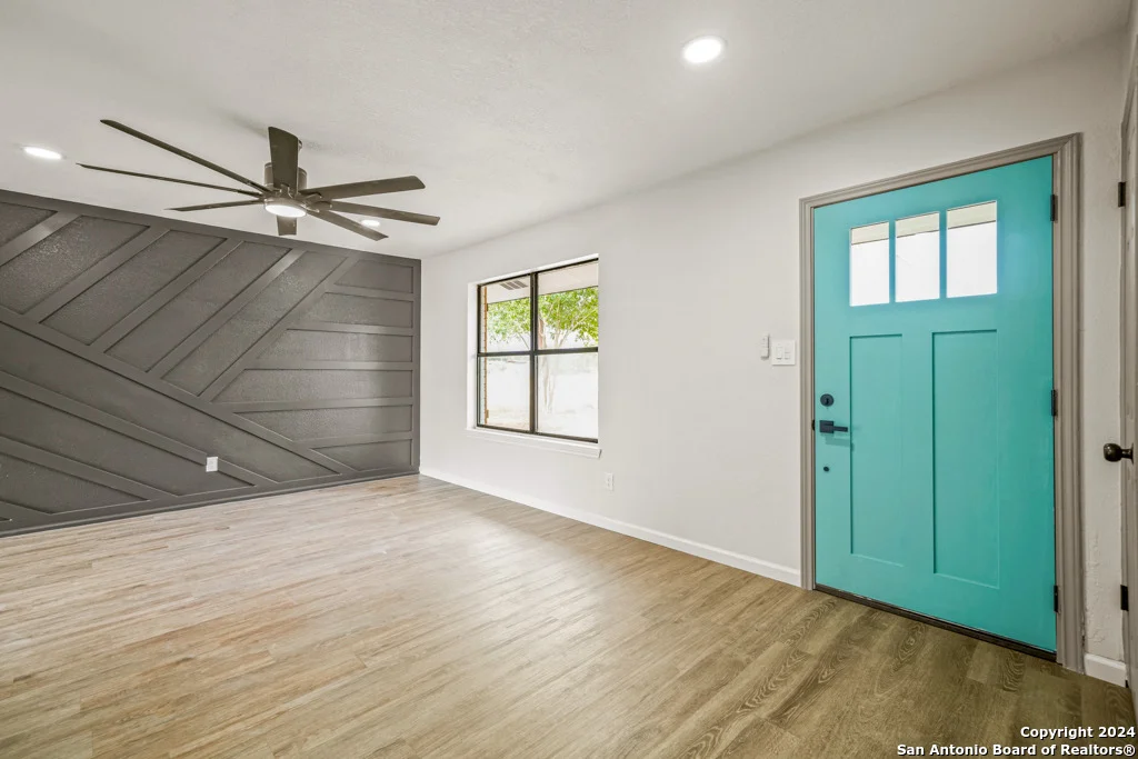 Photo of 1104 WALNUT