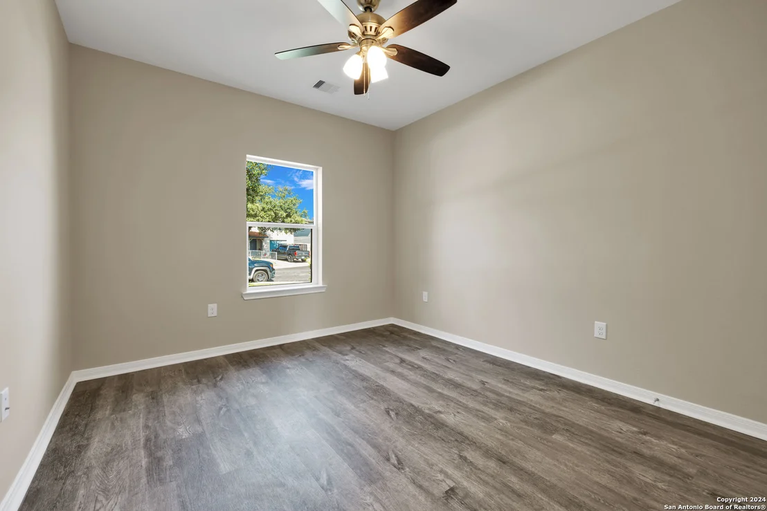Photo of 506 PRECIOUS DR