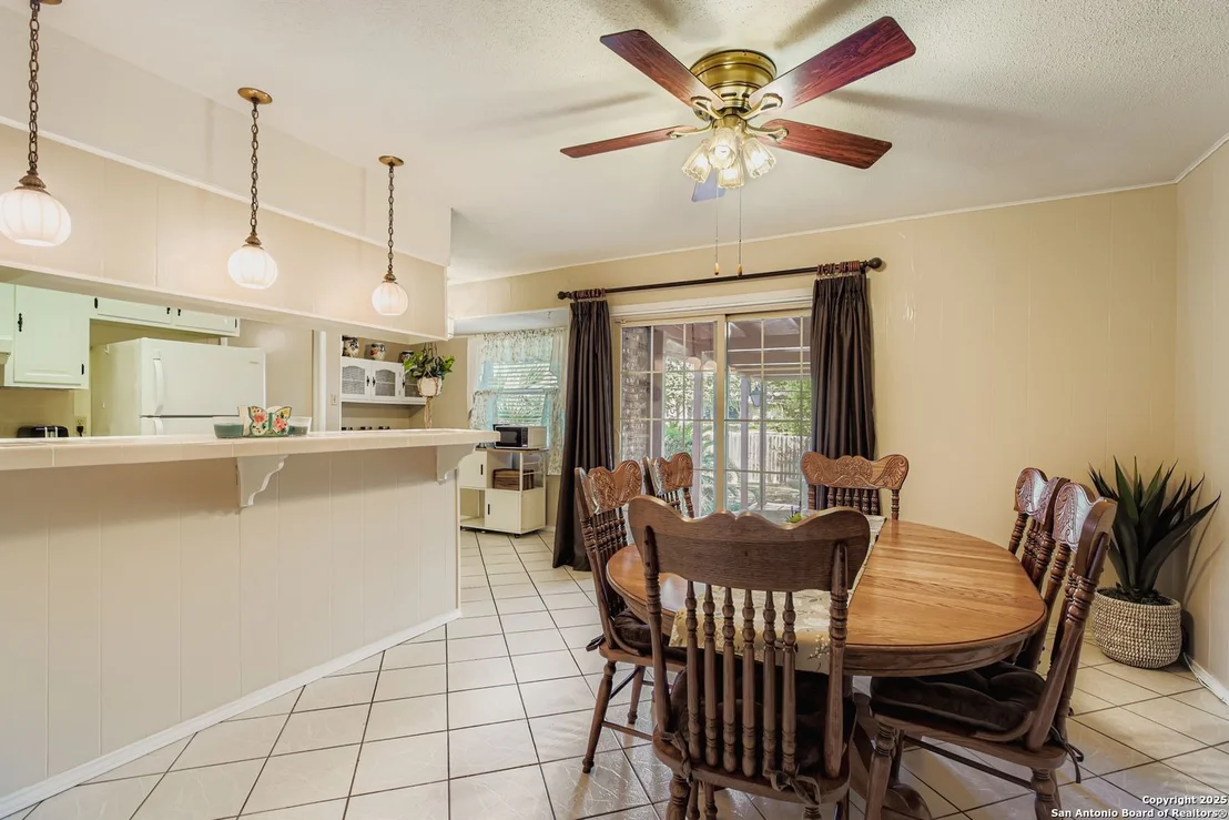 Photo of 6730 Desilu