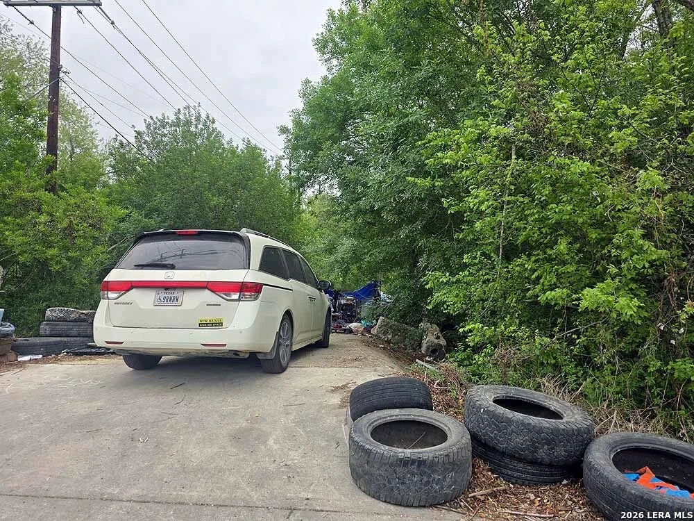 Photo of 1900 Hunt Ln