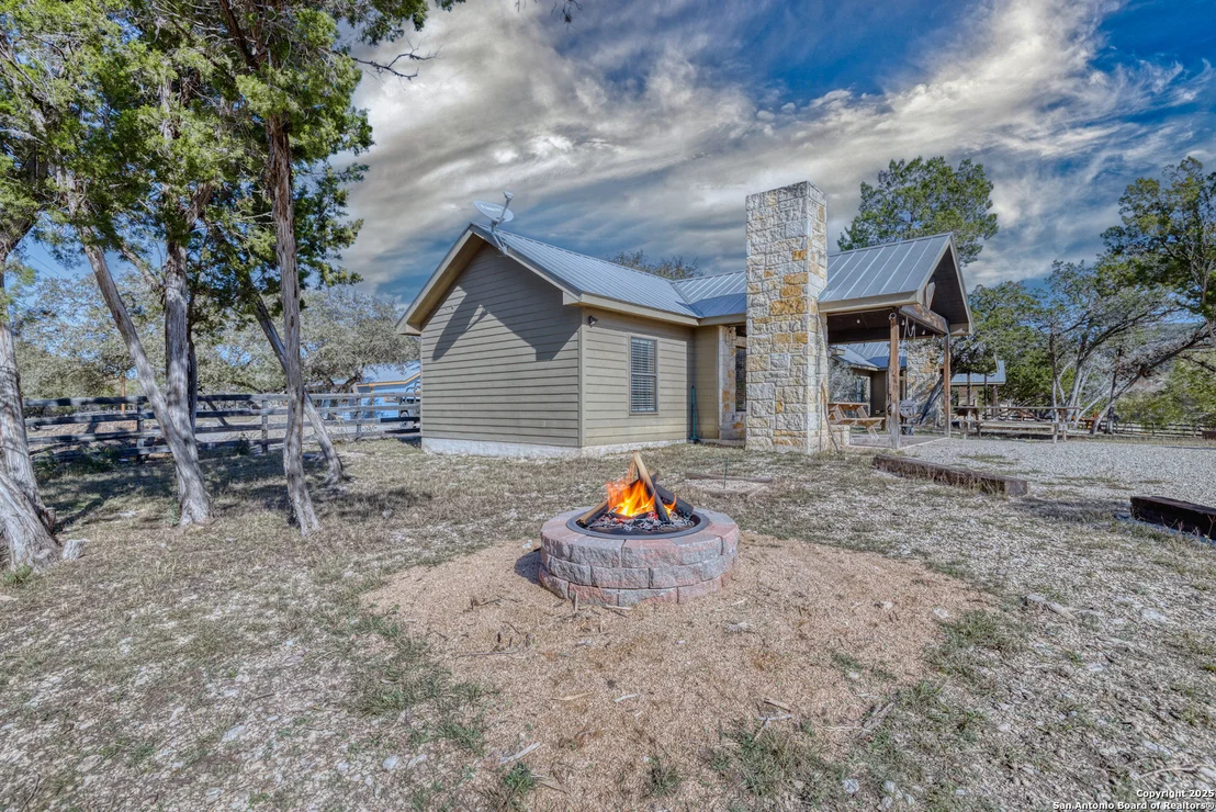 Photo of 1546 CR 348 (RIVER RD)