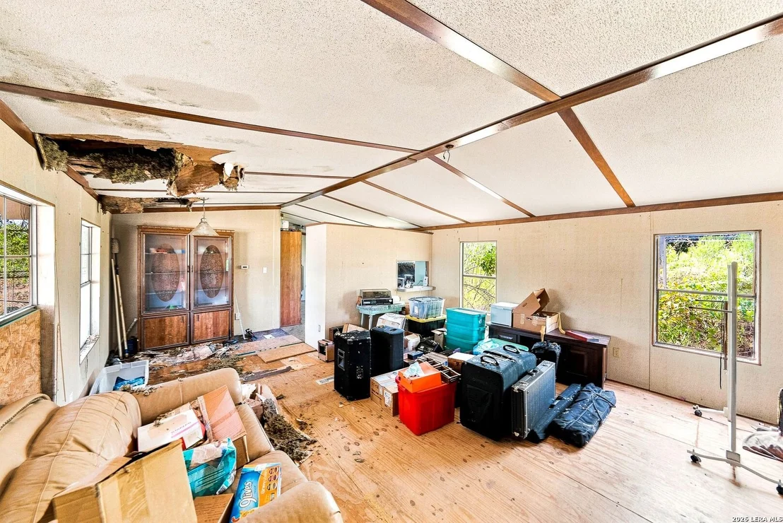 Photo of 990 Hillcrest Trl
