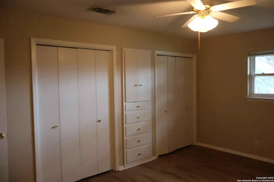 Photo of 405 Kimberly Dr