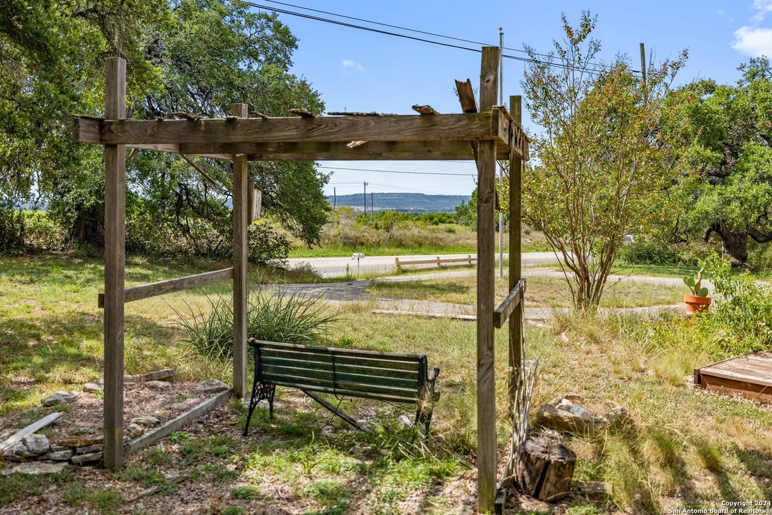 Photo of 6610 highway 290