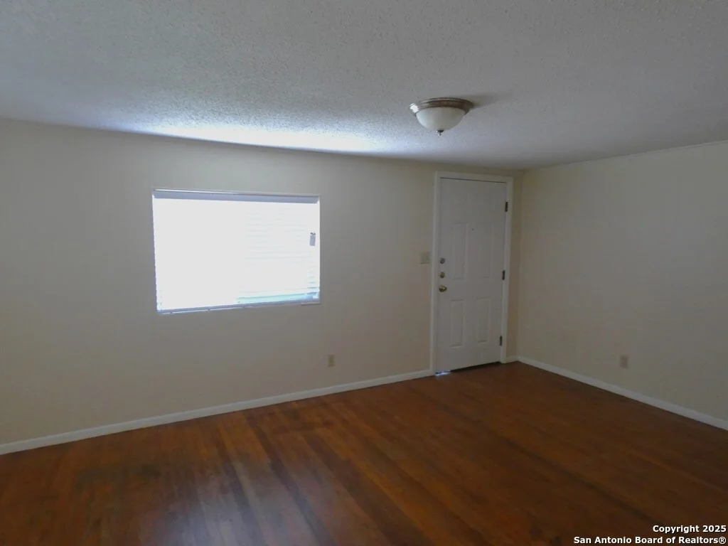 Photo of 1411 Retama