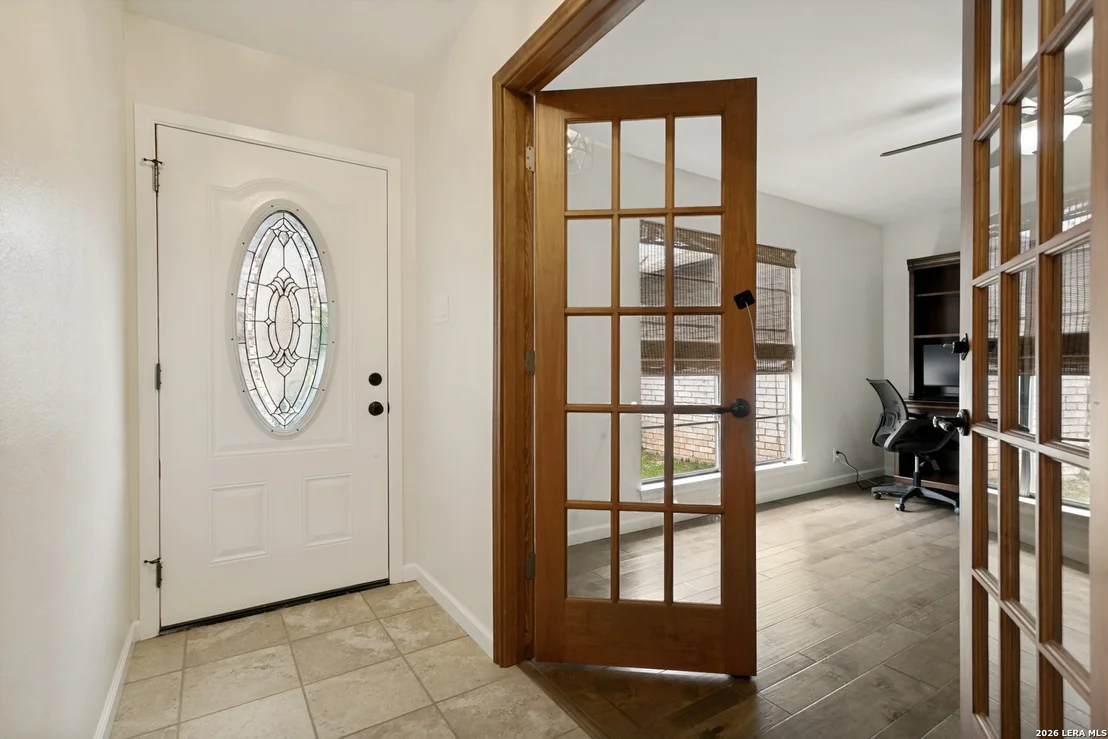 Photo of 3881 MENGER DR