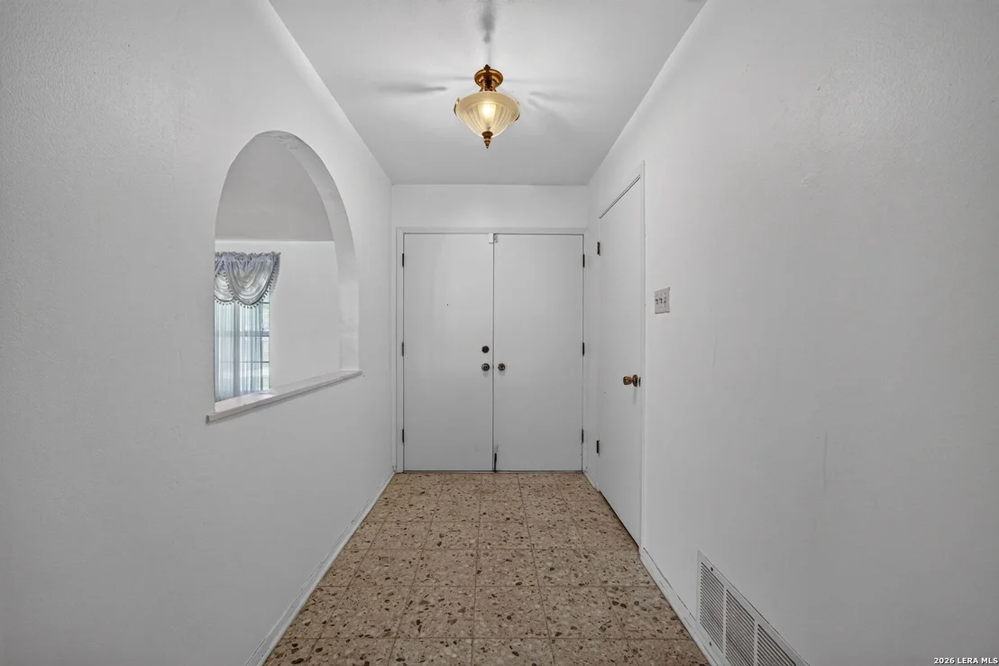 Photo of 105 DORIS DR