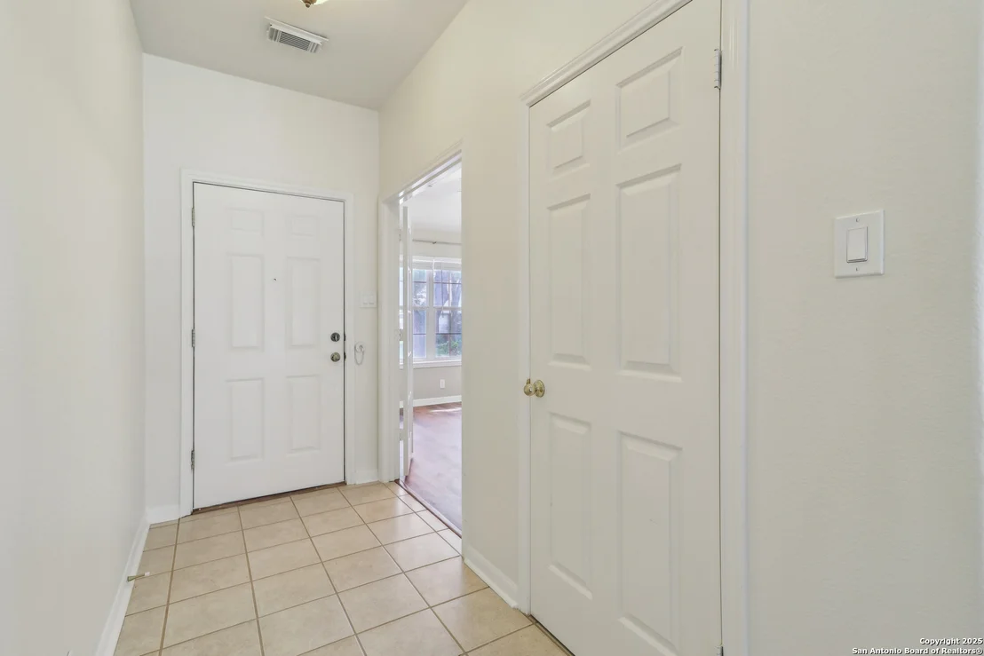 Photo of 1117 Rivertree Dr.