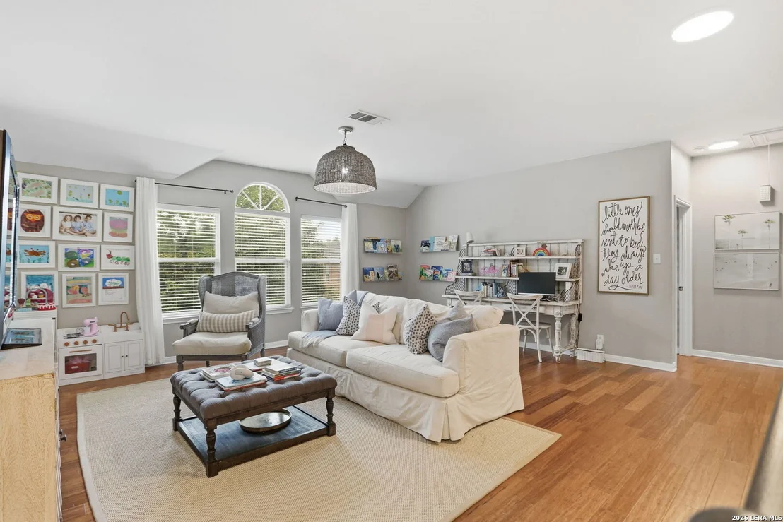 Photo of 19426 Mill Oak