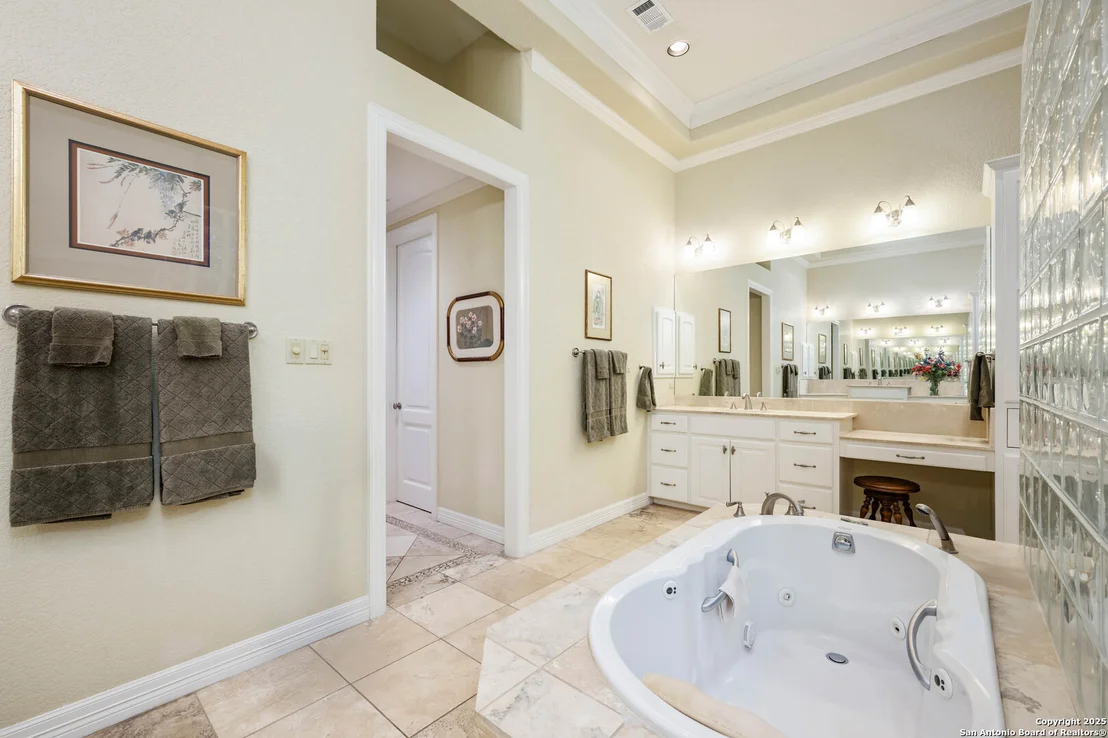 Photo of 985 Janet