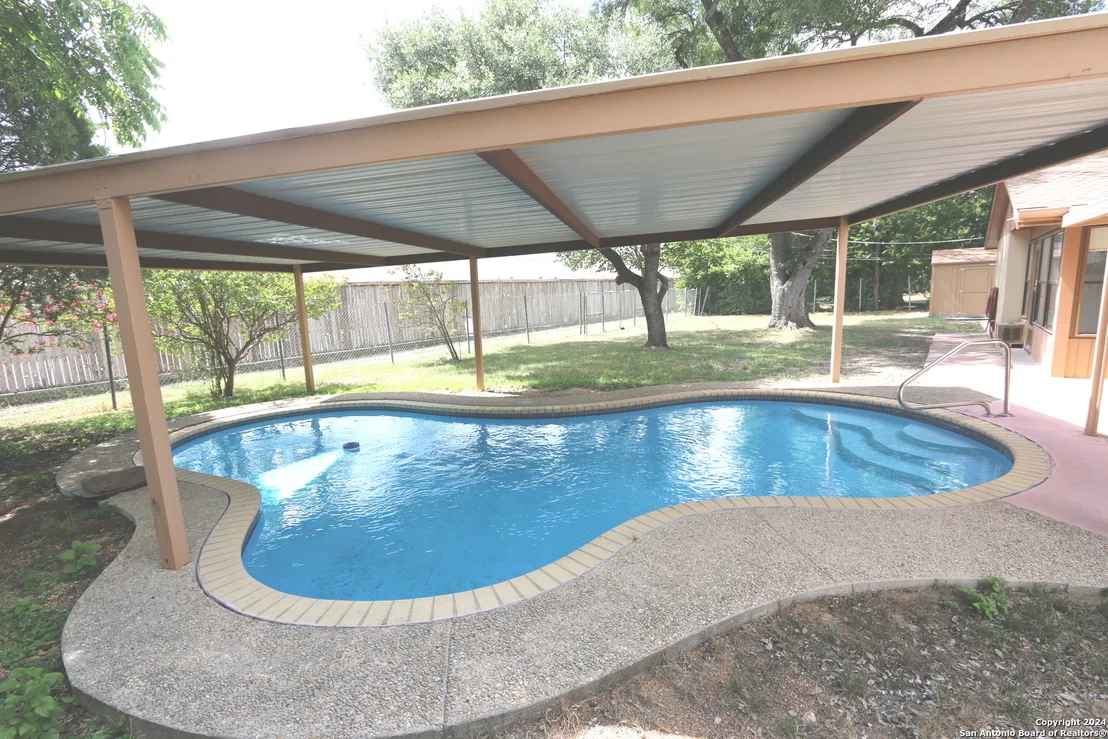 Photo of 5621 GALEWIND DR