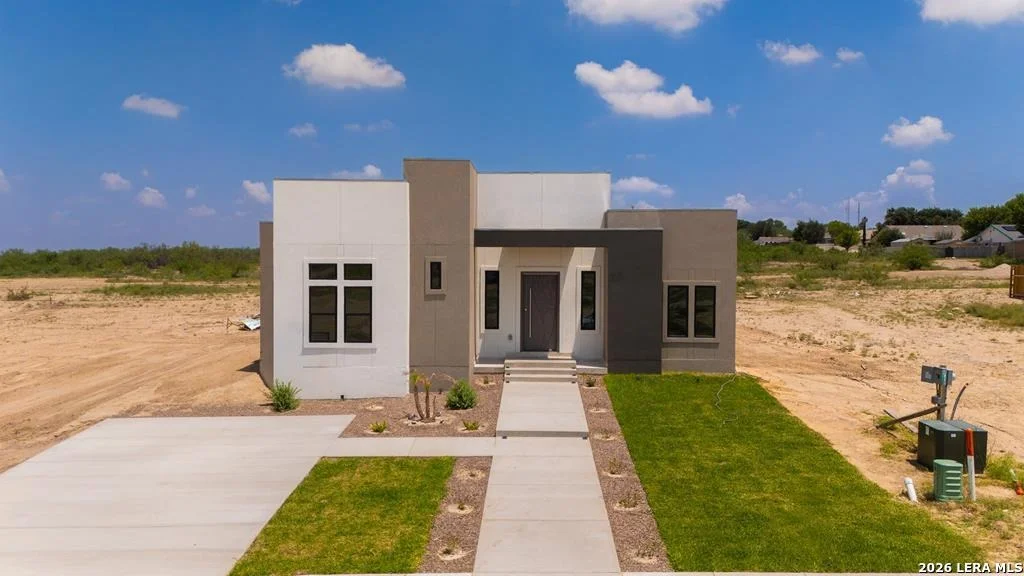 Photo of 825 Ceniza Dr.