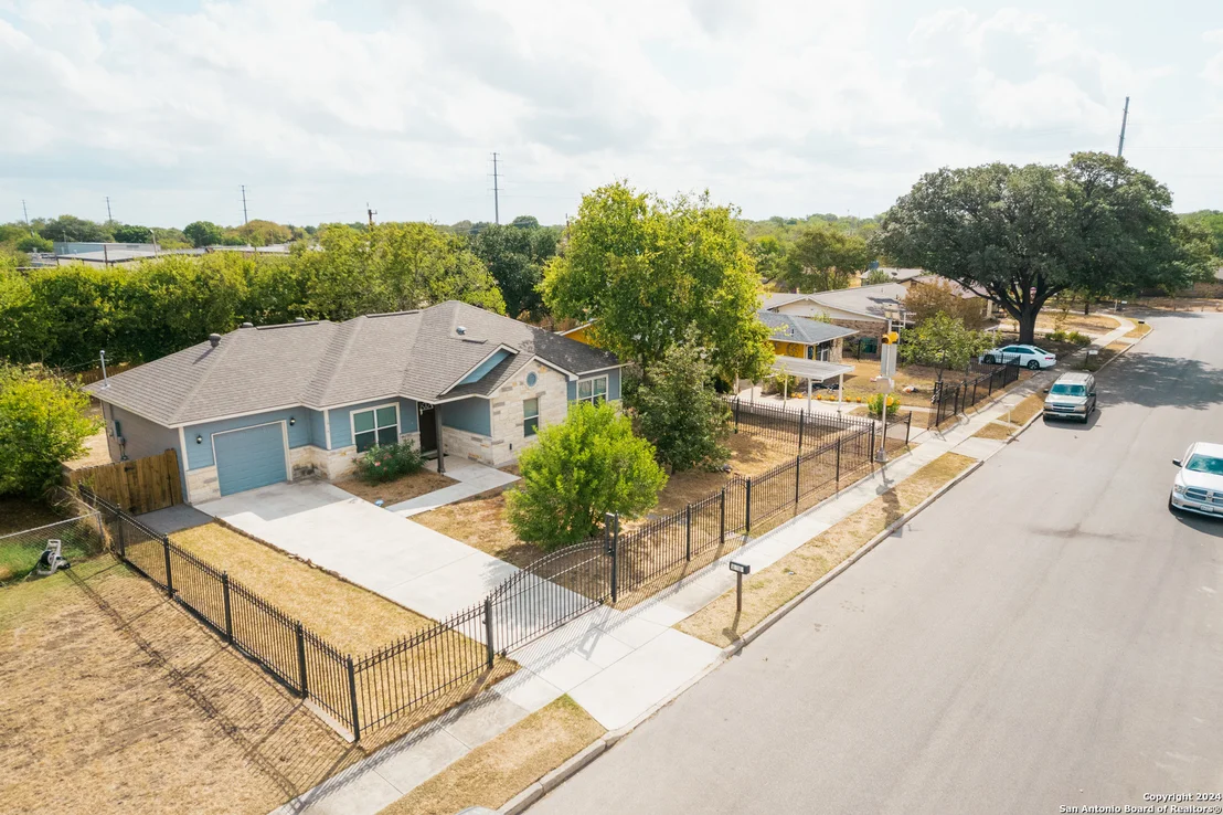 Photo of 1914 RAWHIDE LN