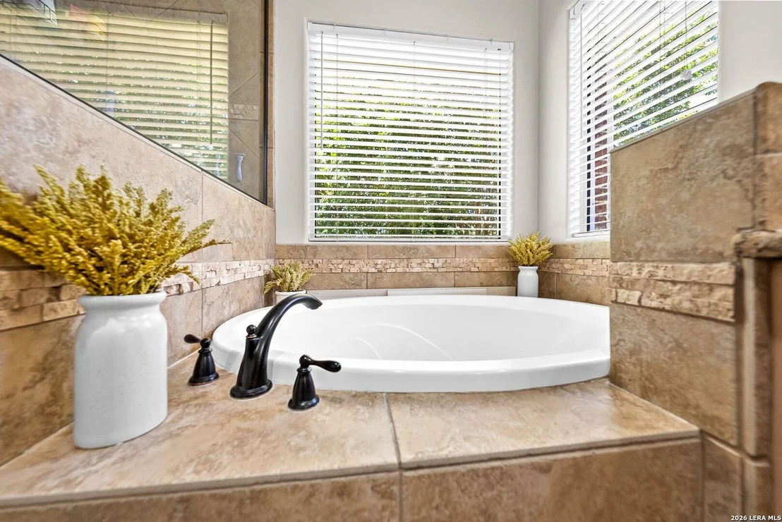 Photo of 9347 Llano Verde