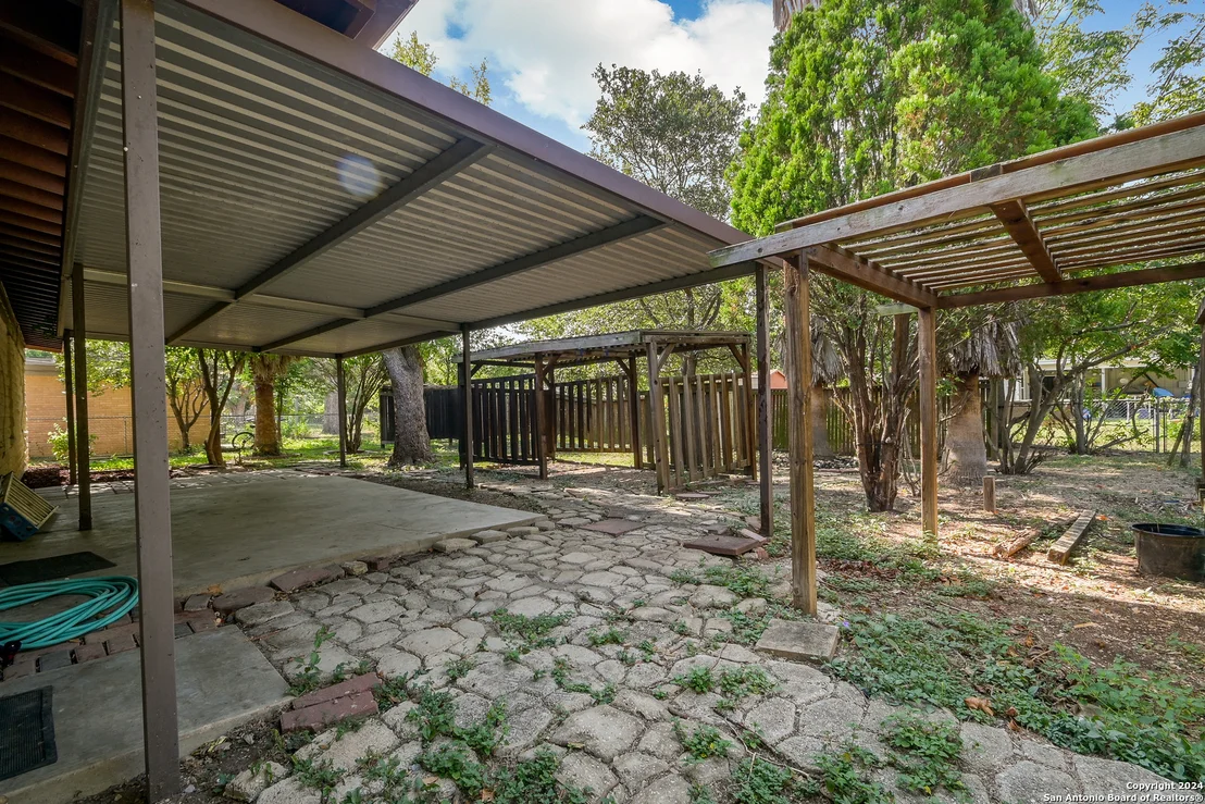 Photo of 1502 VIEWRIDGE DR