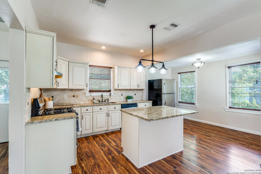 Photo of 418 Muncey