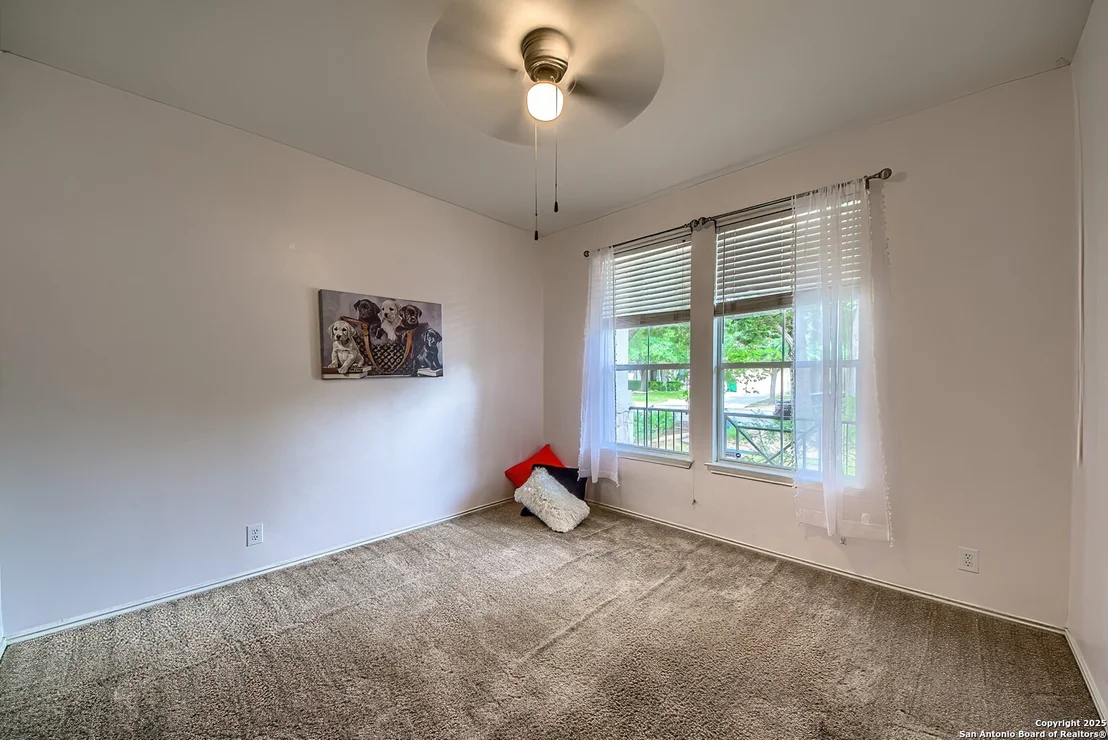 Photo of 5338 Argyle