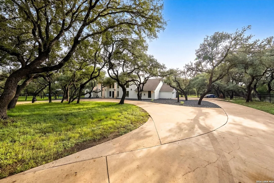 Photo of 412 Cliffside Dr