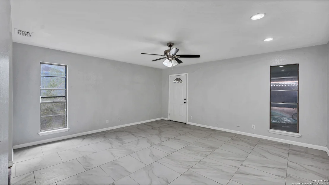 Photo of 350 FENWICK DR