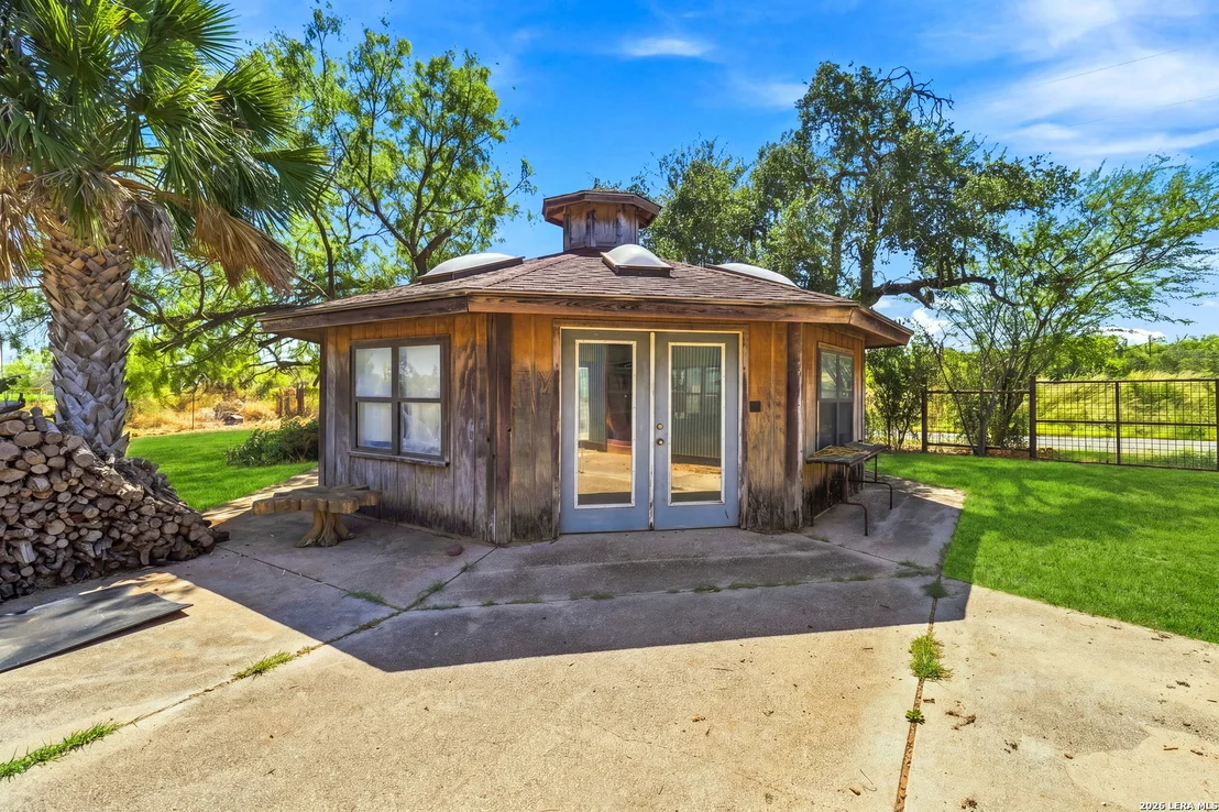 Photo of 875 County Road 327