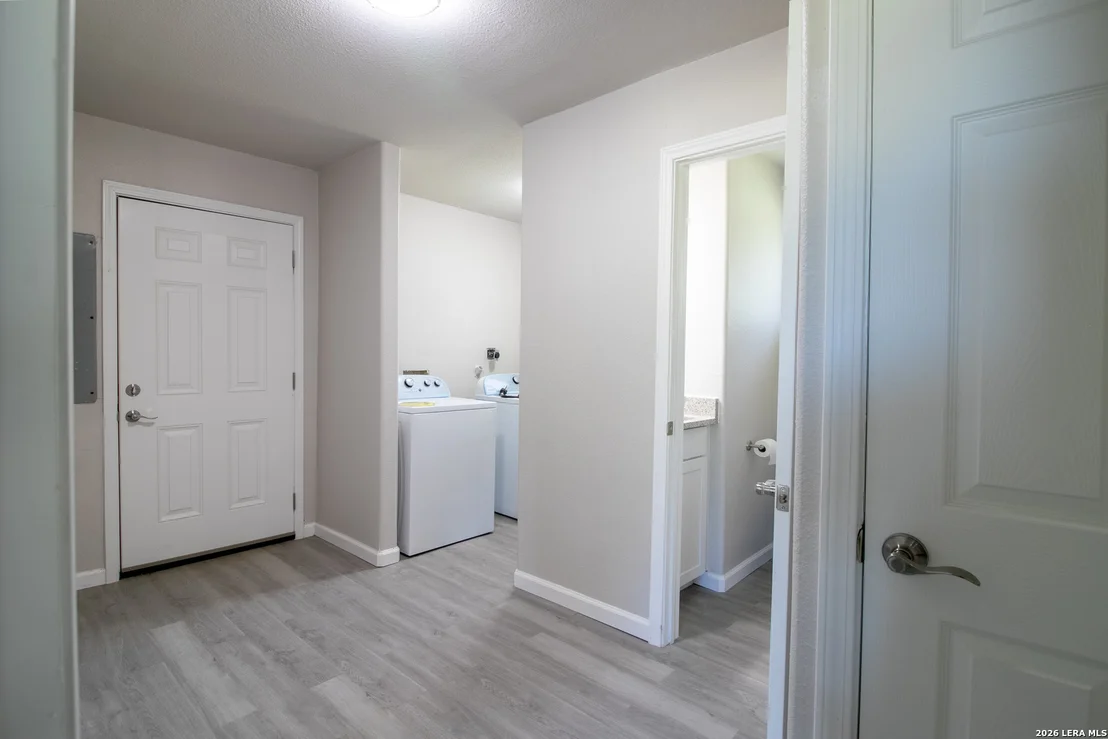 Photo of 582 Orbit Dr
