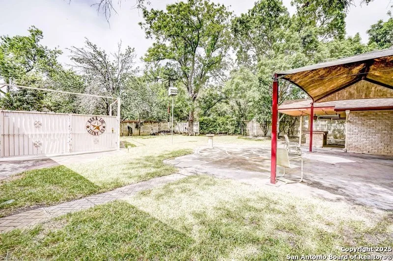 Photo of 501 Balfour