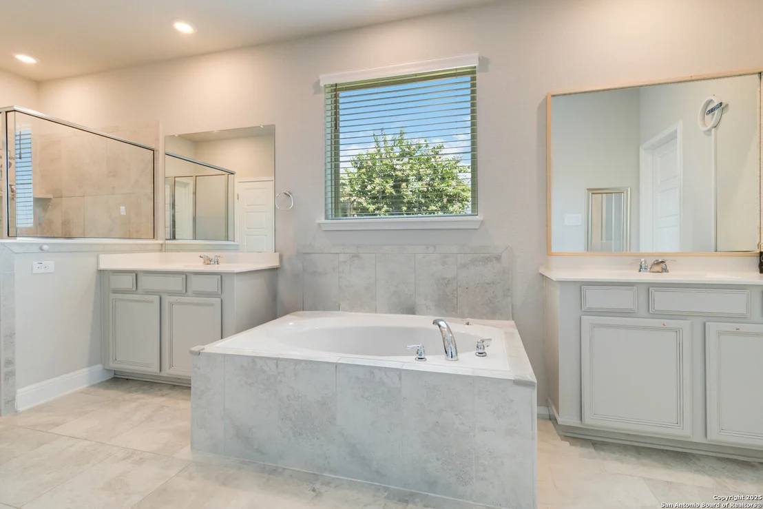 Photo of 2210 Castello