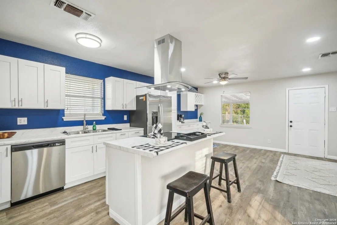 Photo of 717 MAPLE DR