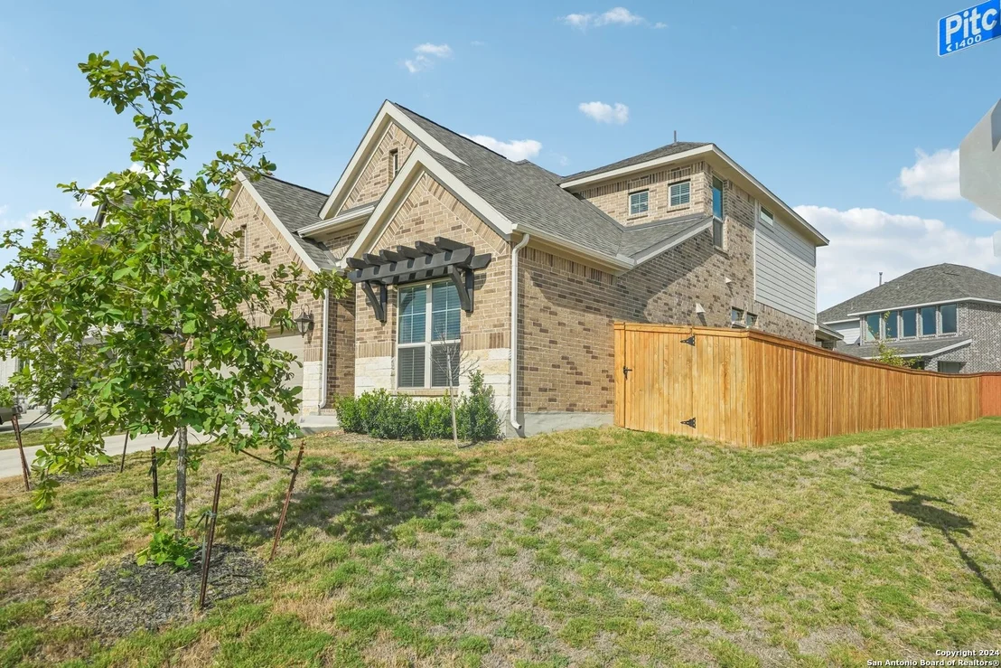 Photo of 1493 Pitcher Bend