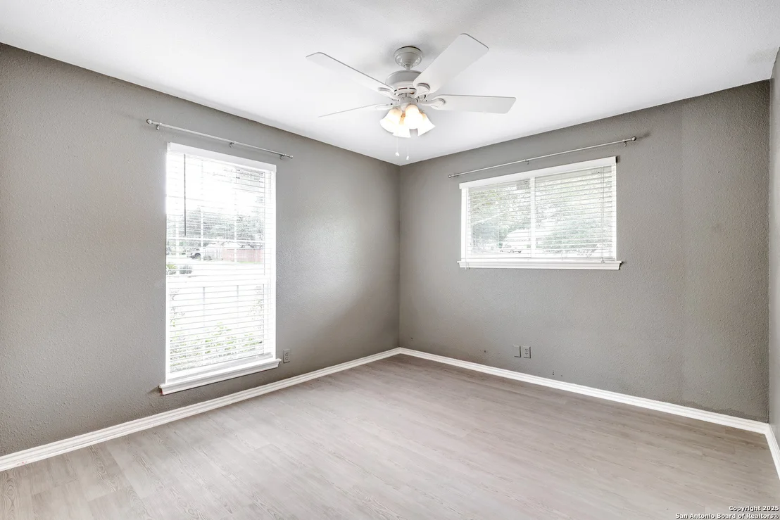 Photo of 13403 Barnsbury Sq