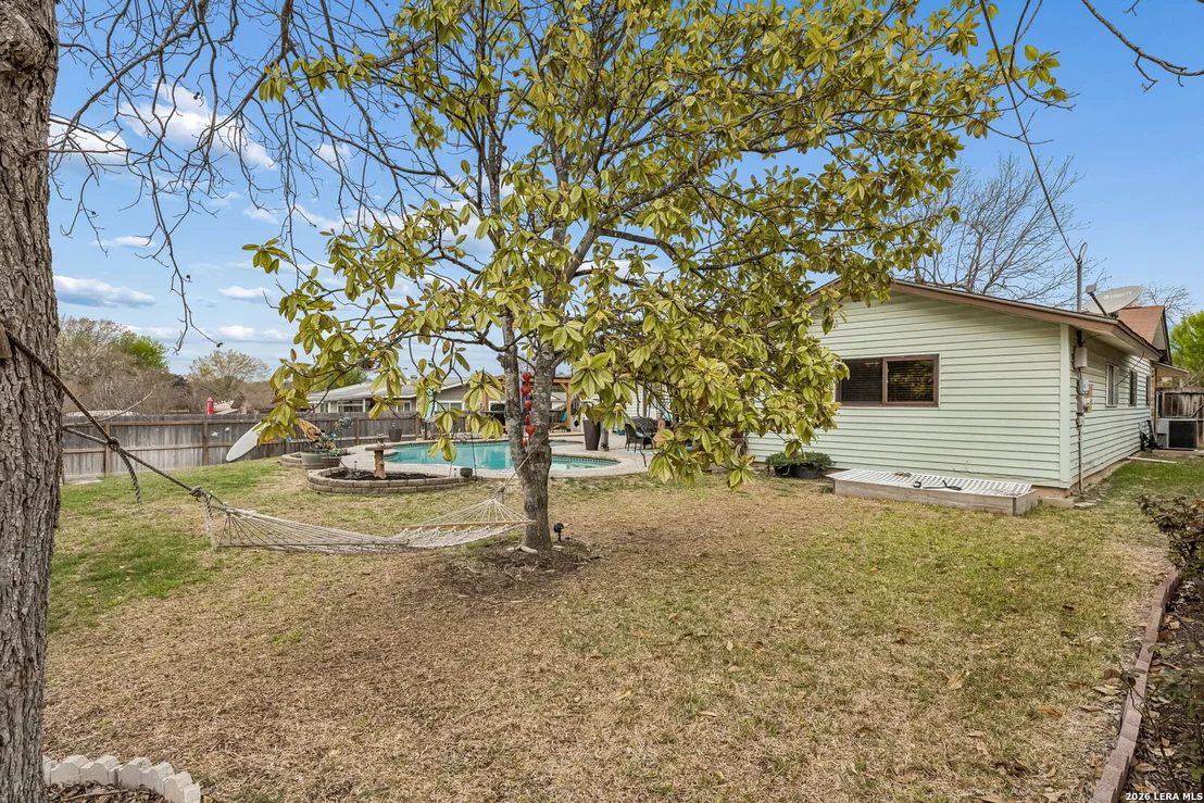 Photo of 218 Whispering Oaks