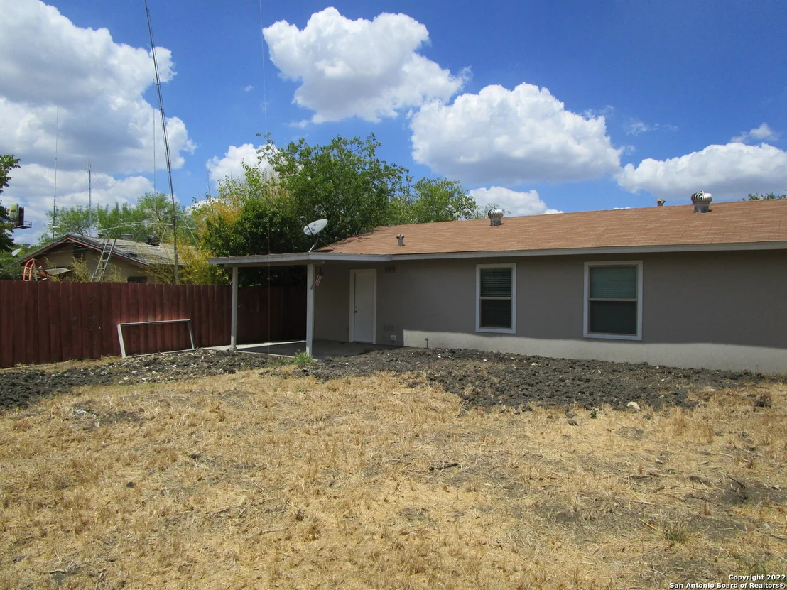 Photo of 910 REXFORD DR