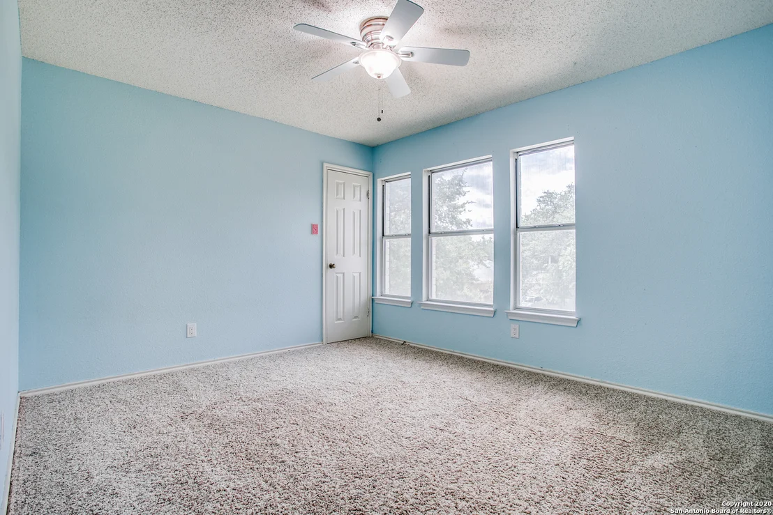 Photo of 261 SAMANTHA DR