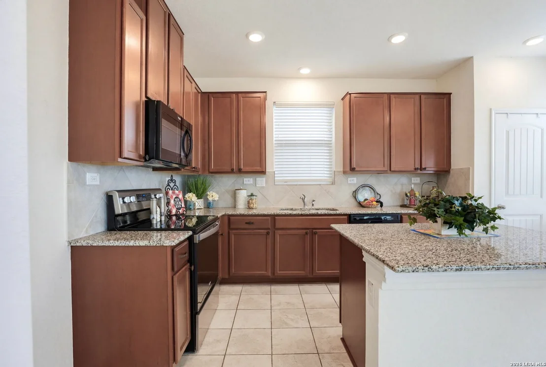Photo of 5911 Eckhert Rd. #105