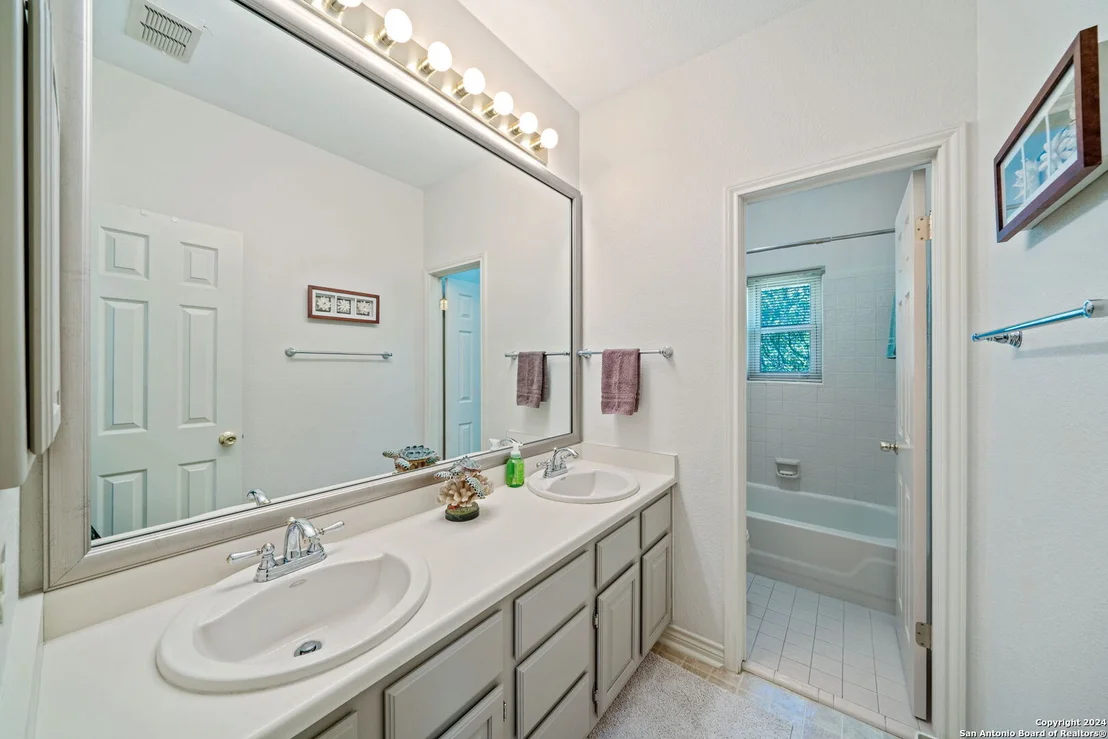 Photo of 2534 RIM OAK