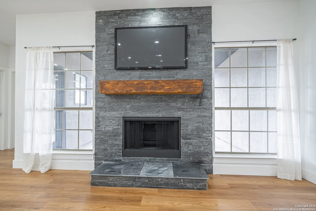 Photo of 122 PALM CIR