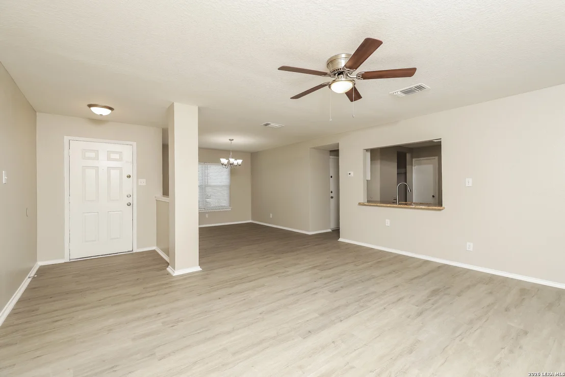 Photo of 6702 Highland Grass