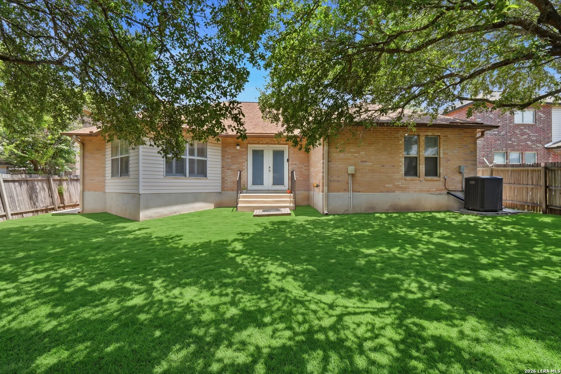 Photo of 121 Springtree Pkwy