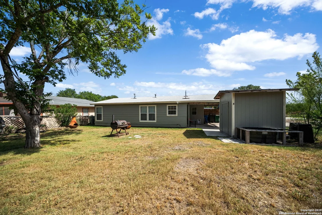 Photo of 915 Deely