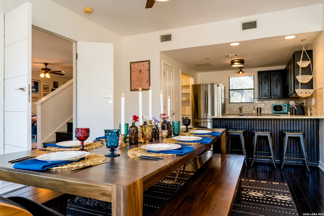 Photo of 810 Oakwood