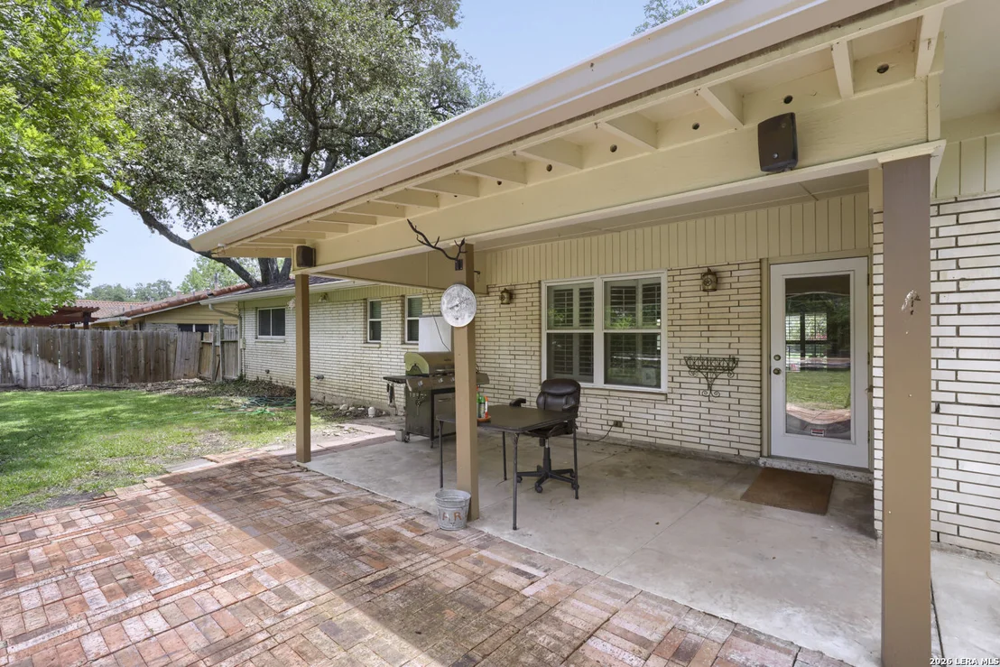 Photo of 105 HARRIETT DR