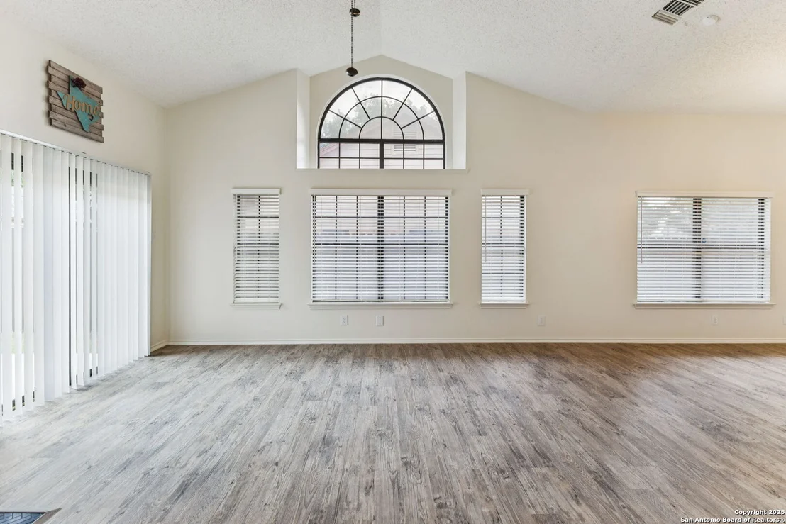 Photo of 7009 Jefferson Ridge