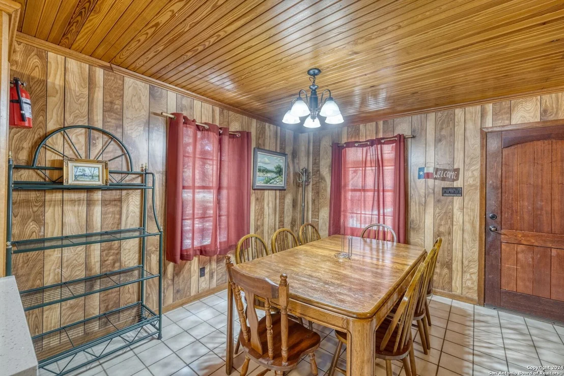 Photo of 31 LAUREL LN
